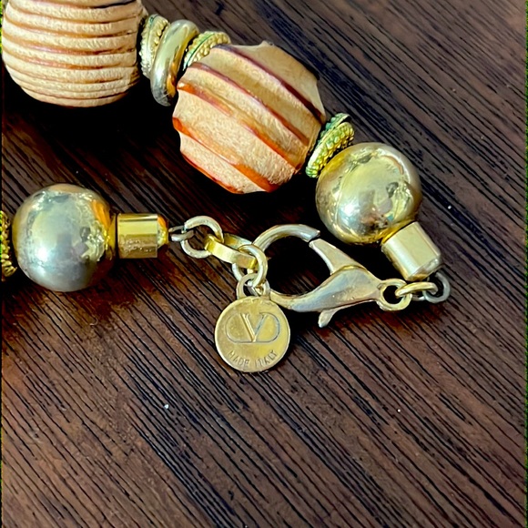 Vintage Valentino carved wood bead necklace - Picture 2 of 4